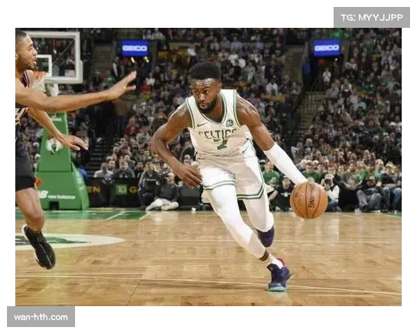 太阳防守优先策略奏效 将开拓者失误转化为22分快攻得分